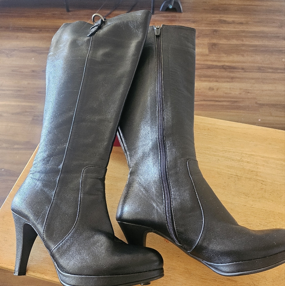 Women's Black Leather Knee-High Boots
